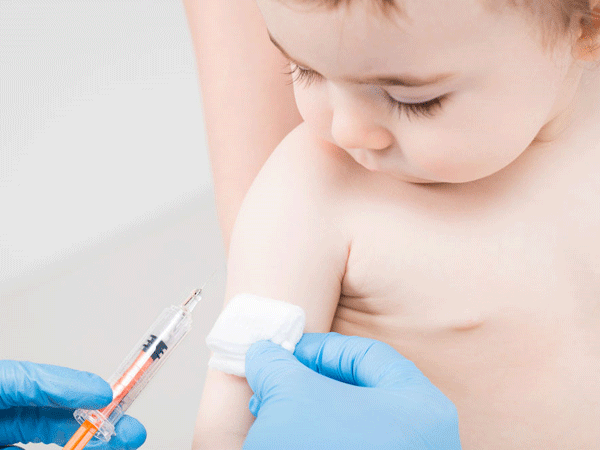 Tiêm vắc xin giúp con tăng cường miễn dịch